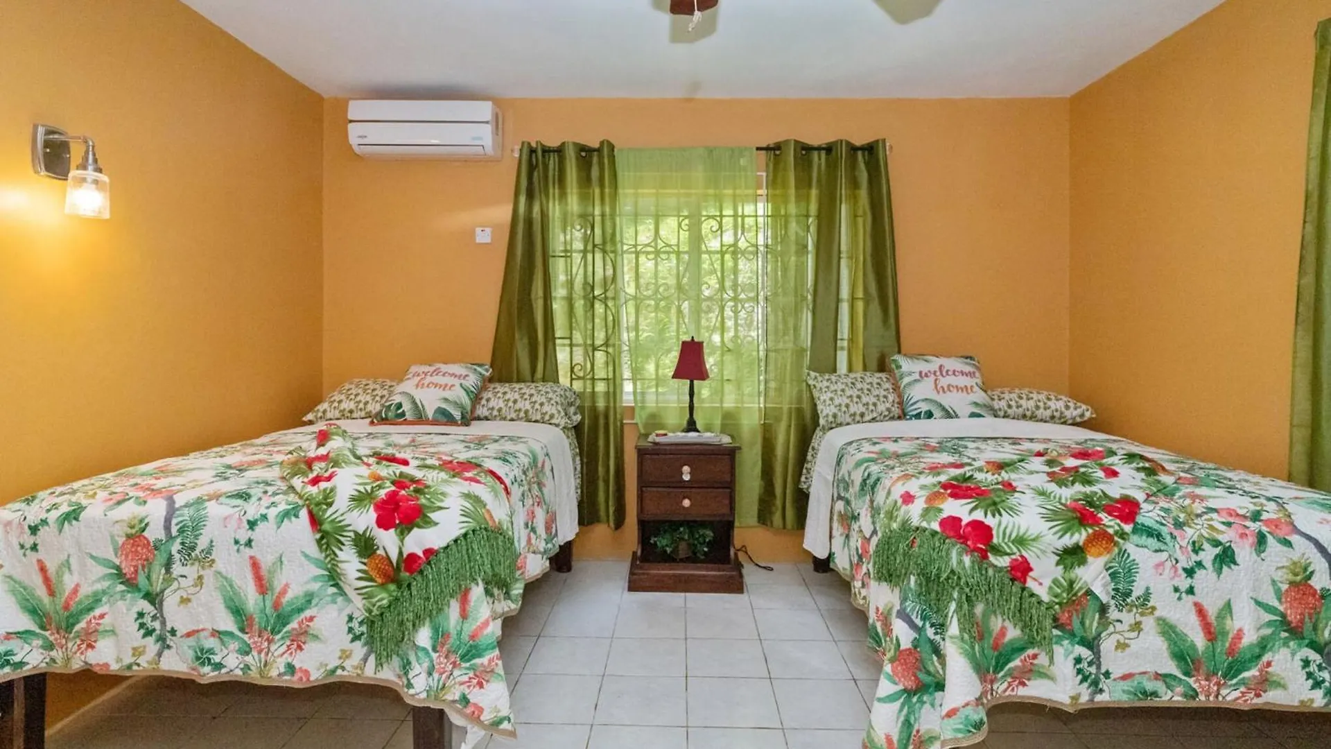 Yanceylargo-6Br Two-Story Estate With Mountain Views Villa Montego Bay Jamaica